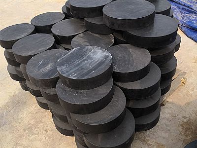 晋州市板式橡胶支座由若干层橡胶片与薄钢板经加压硫化